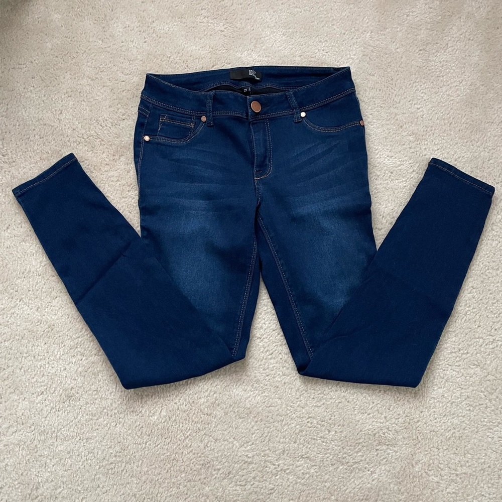 1822 Denim brand jeans.